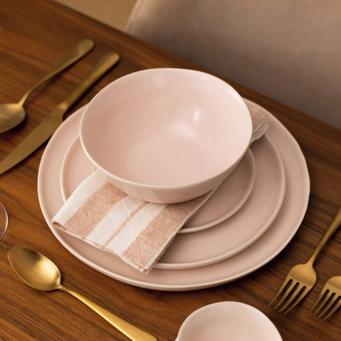 Dinnerware Set - Image 8