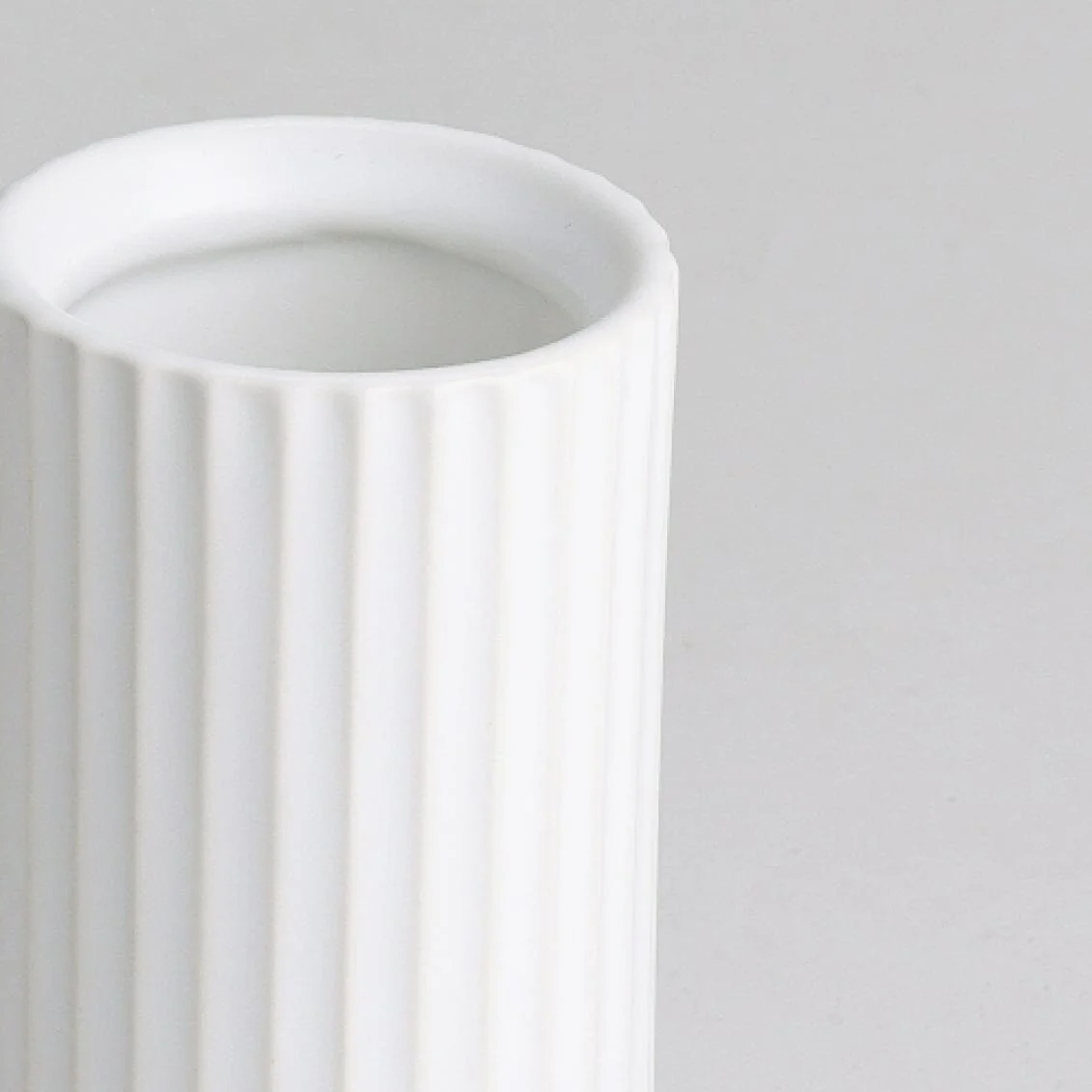 Short Bud Vase - Image 19