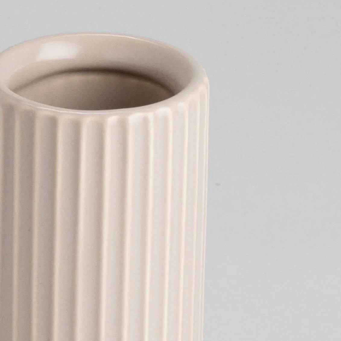 Short Bud Vase - Image 22